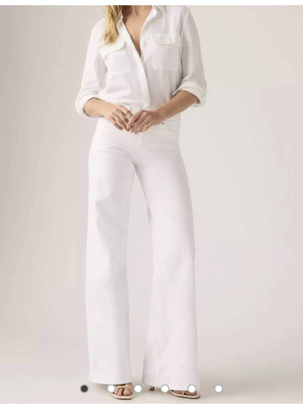 Levi's White 318 Shaping Wide-Leg Mid-Rise Jeans NWOT 29 x 32 - Picture 1 of 7